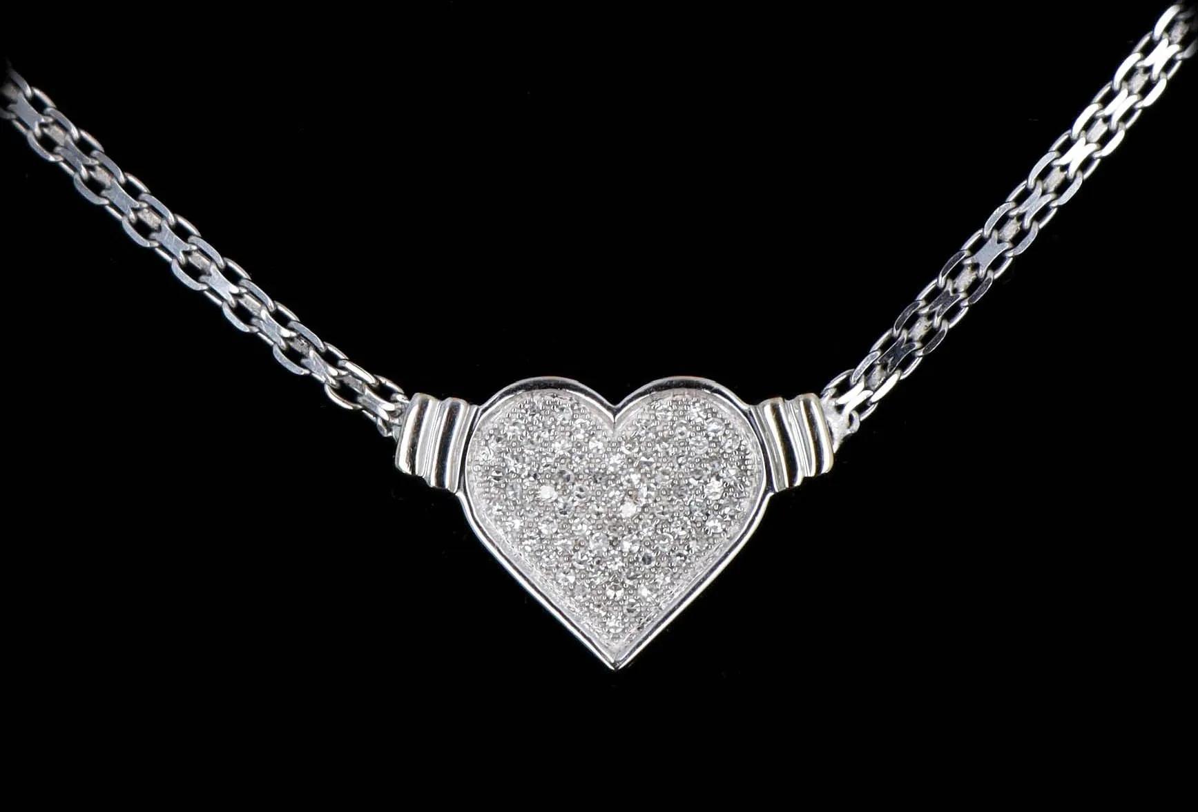 14K White Gold 0.15 Carat Total Weight Diamond Heart Pendant Necklace