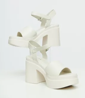 1970s White Leatherette Chunky Platform Heels