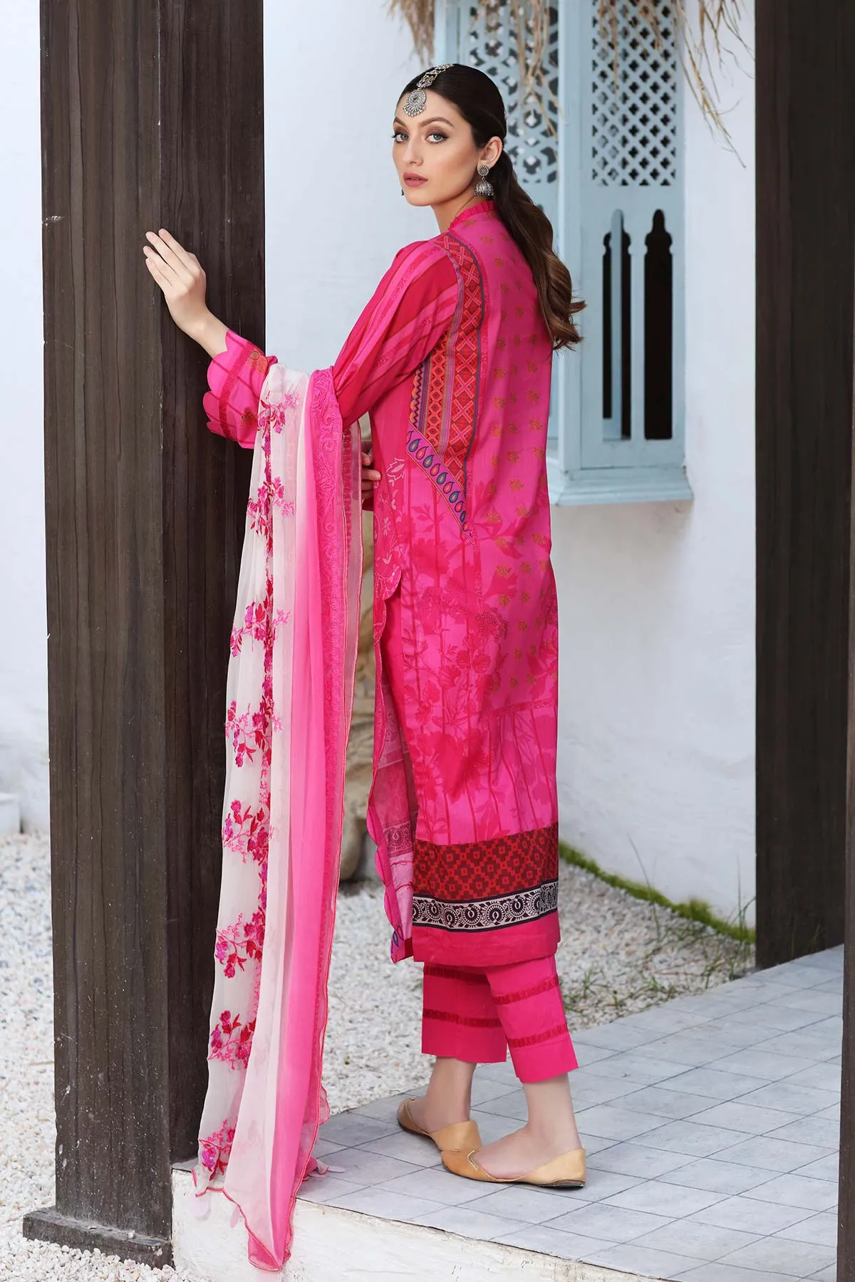 3-Pc Unstitched Embroidered Lawn With Chiffon Dupatta CN-18