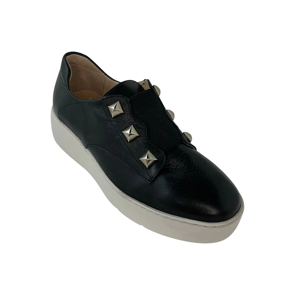 A8334 Black Stud Runner