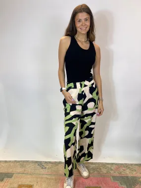 Abstract Trouser