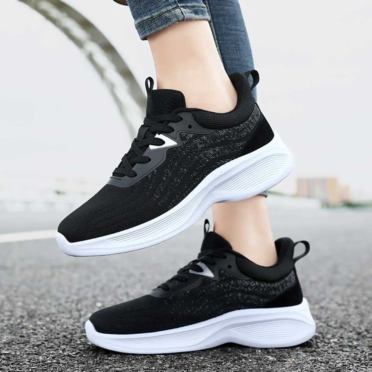 Black flyknit pattern stripe texture shoe sneaker 2967