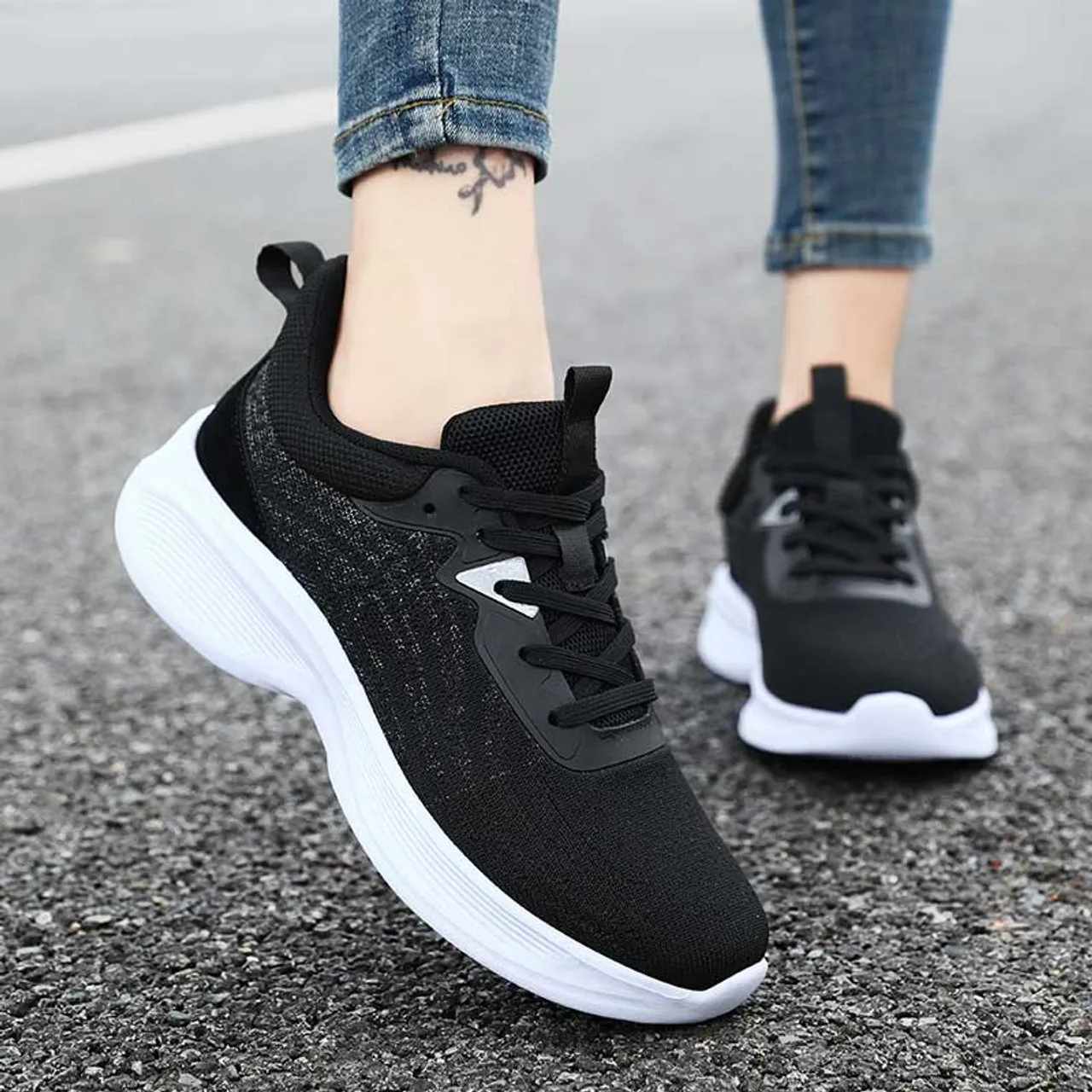 Black flyknit pattern stripe texture shoe sneaker 2967