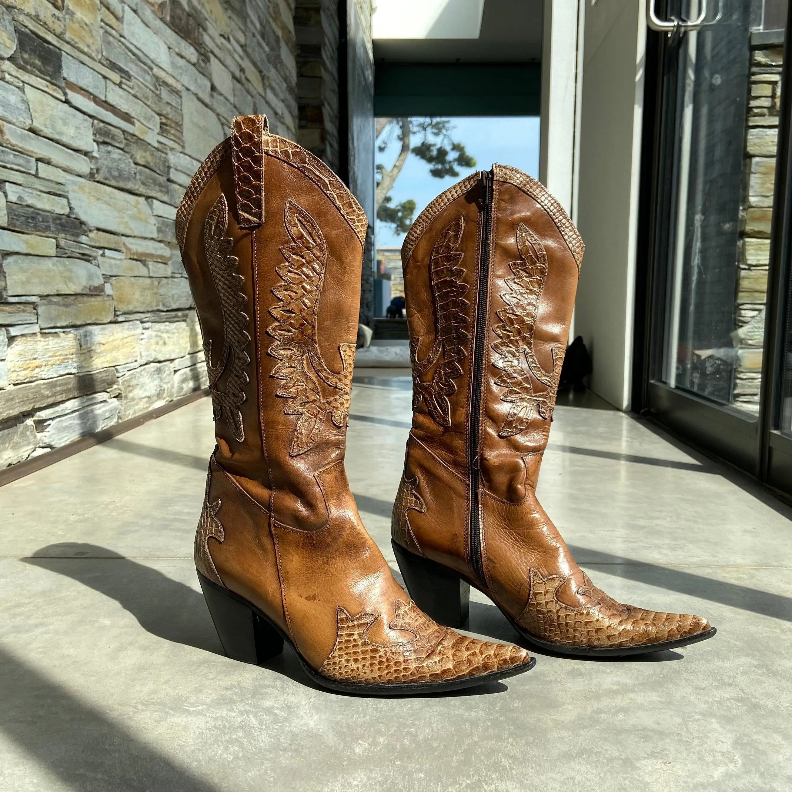 BROWN LEATHER COWBOY BOOTS - UK 5.5