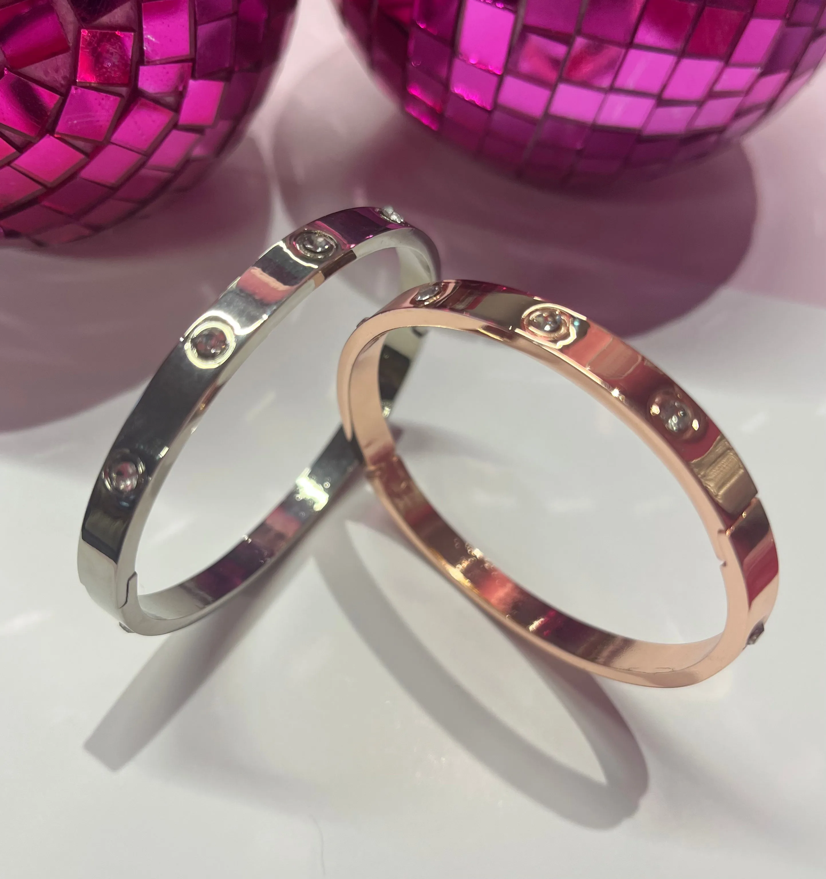 Cartor Bangle in Rose Gold