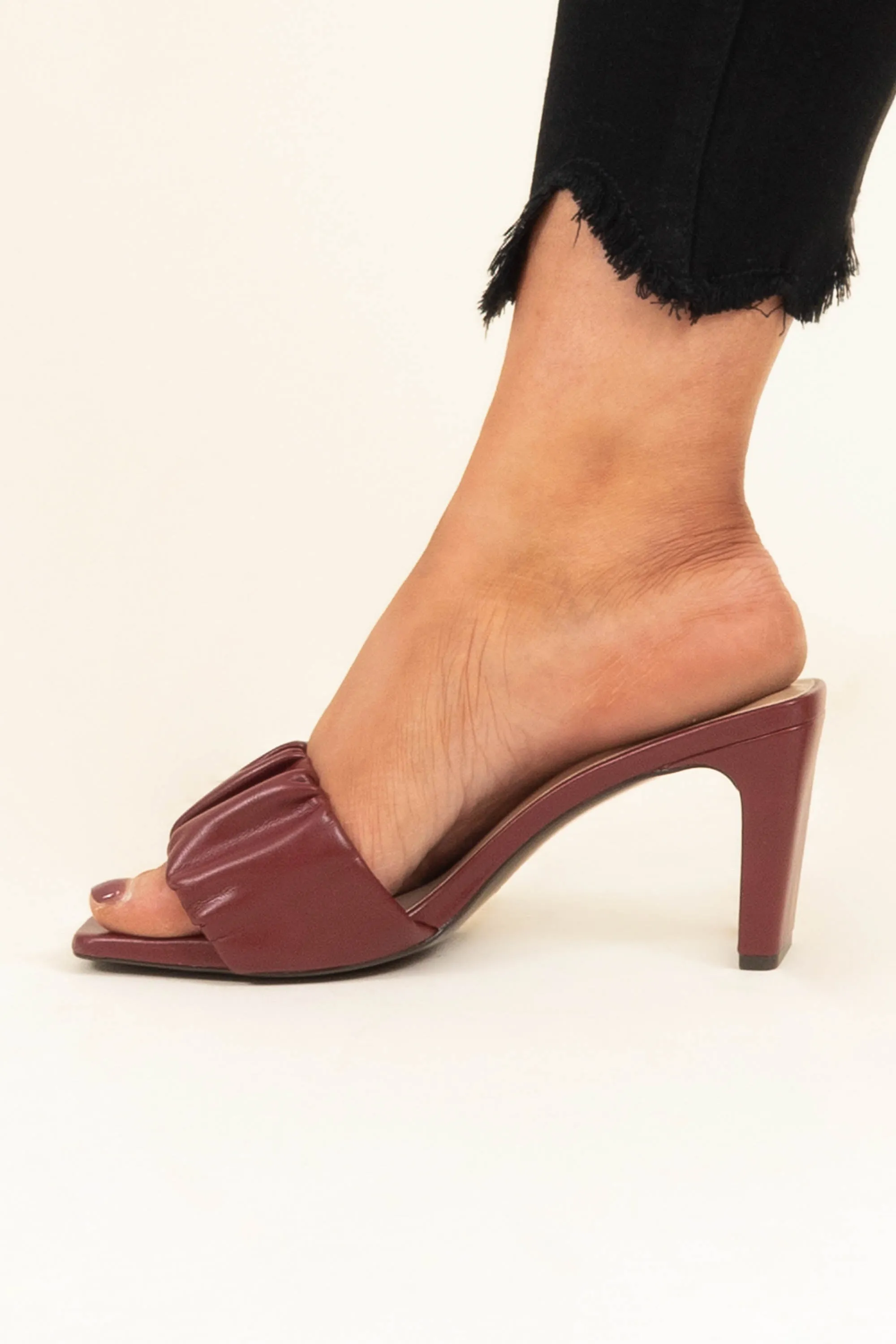 Evenings In The City Heels, Burgundy