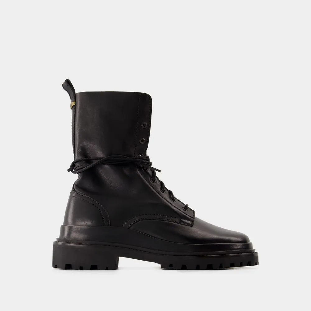 ISABEL MARANT Elegant Midnight Noir Boots