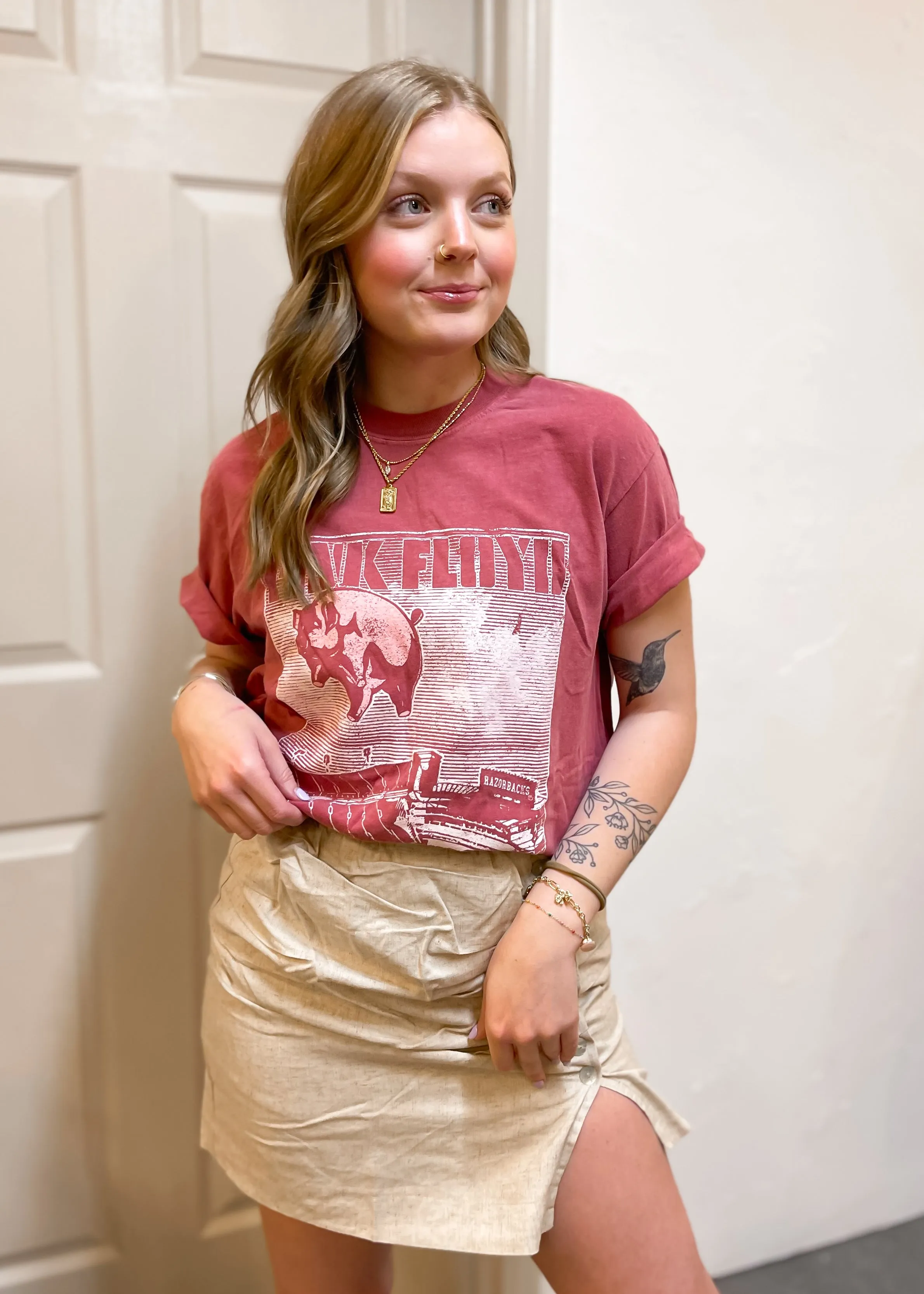 Livy Lu Pink Floyd Arkansas Animals Tee | Burgundy