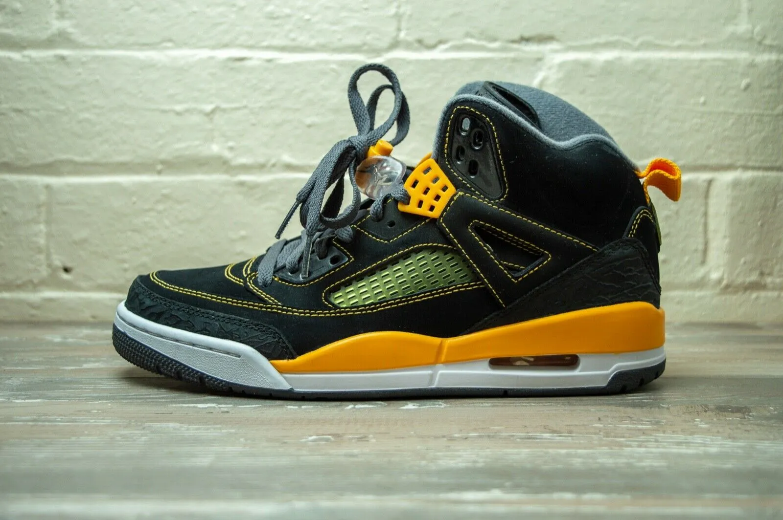 Nike Air Jordan Spizike Black University Gold 315371 030