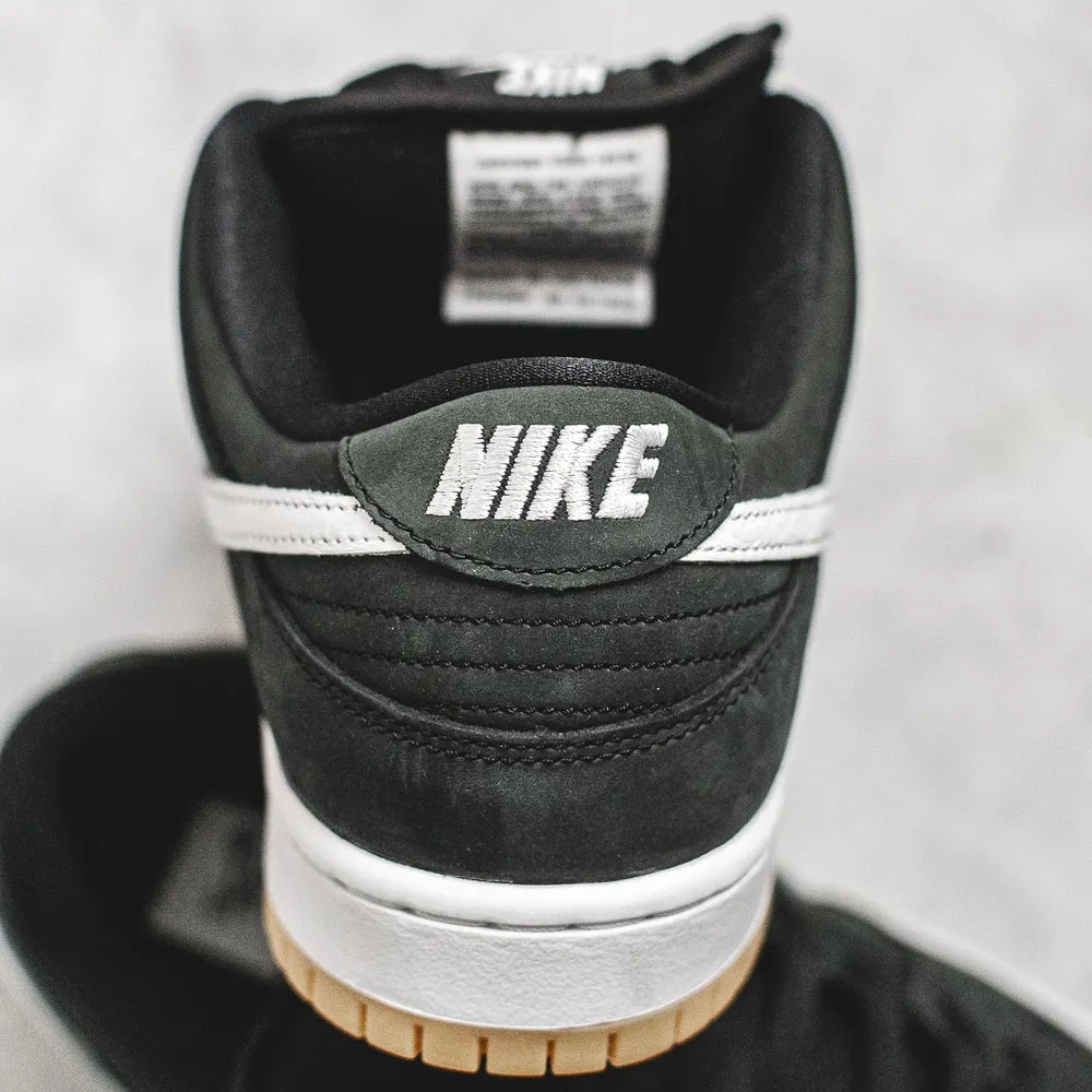 Nike Dunk Low SB Black Gum